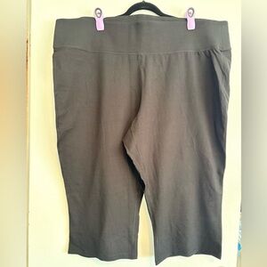 Lane Bryant Black LIVI Signature Stretch Yoga Capri